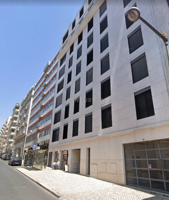 Loja para comércio na Avenida António Augusto Aguiar, Lisboa - Image 3