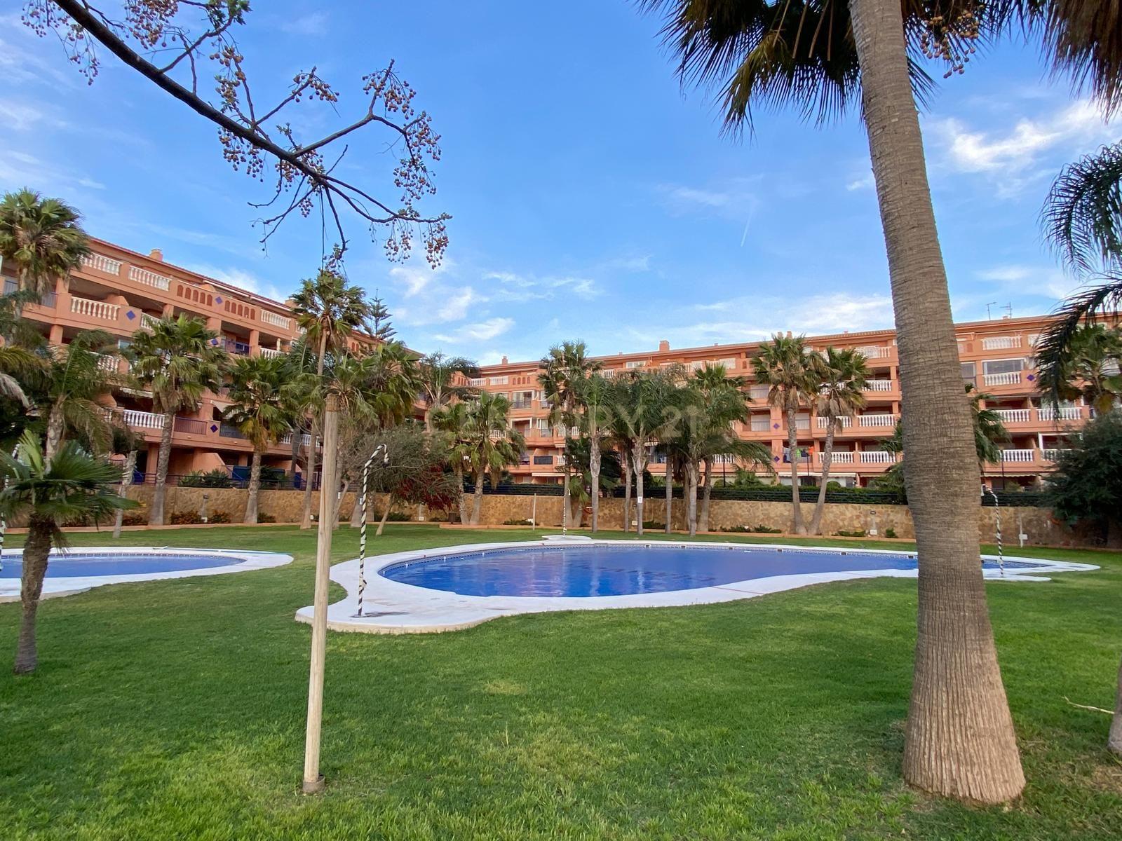 Apartamento Espaçoso em Almería - 3 Quartos e 2 Casas de Banho - Image 2