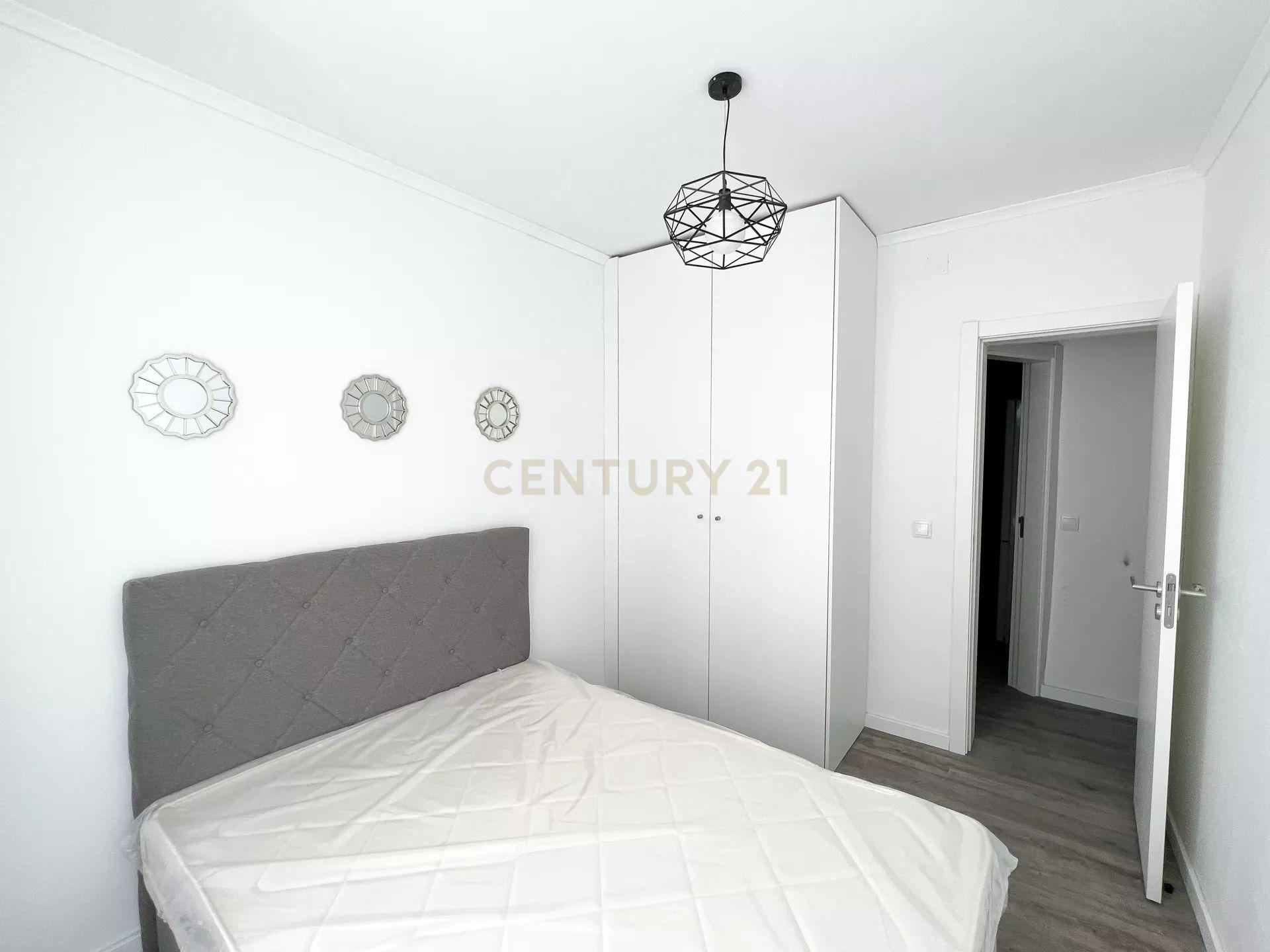 Apartamento T2 remodelado Lisboa - Image 9