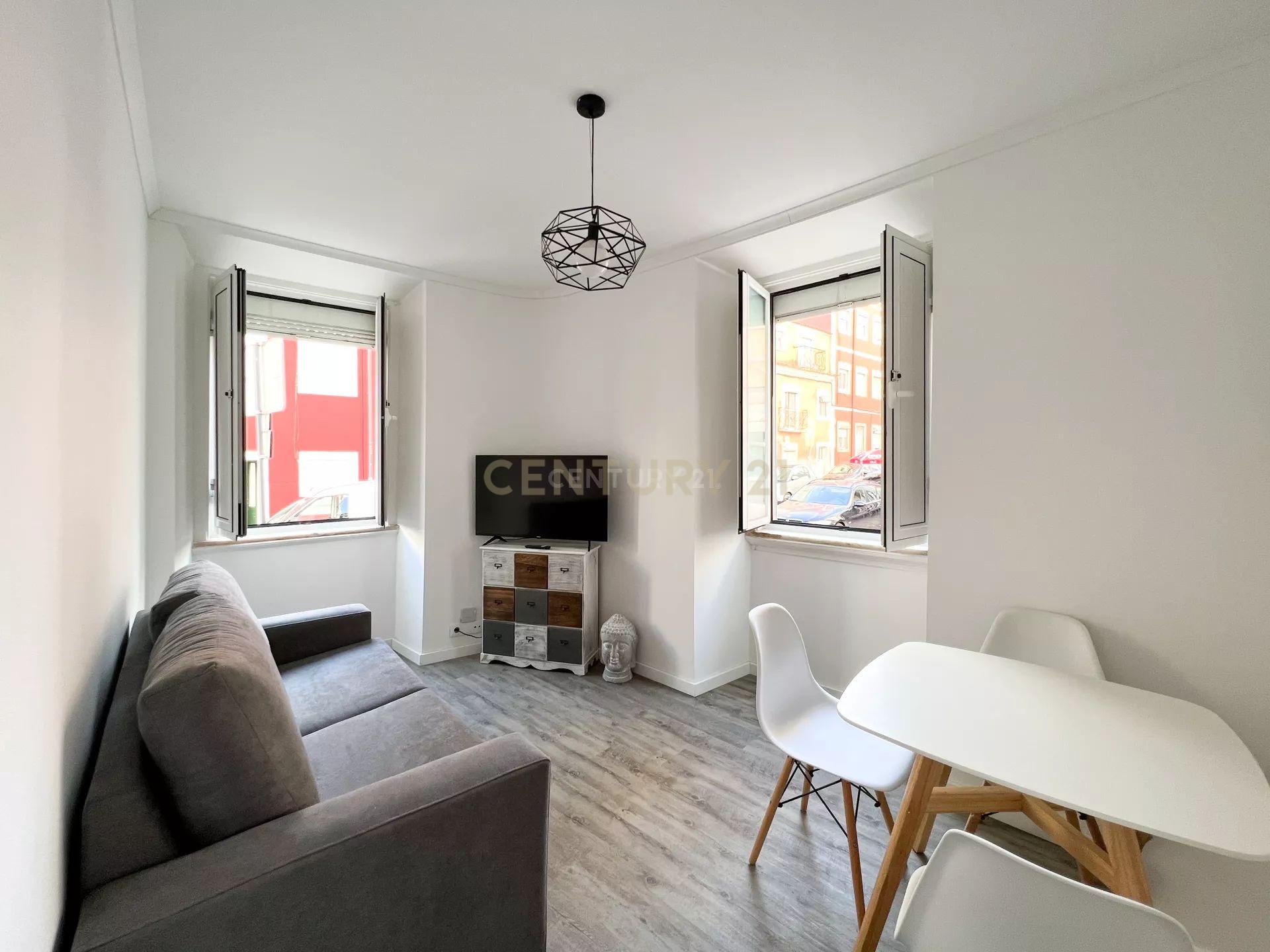 Apartamento T2 remodelado Lisboa - Image 11