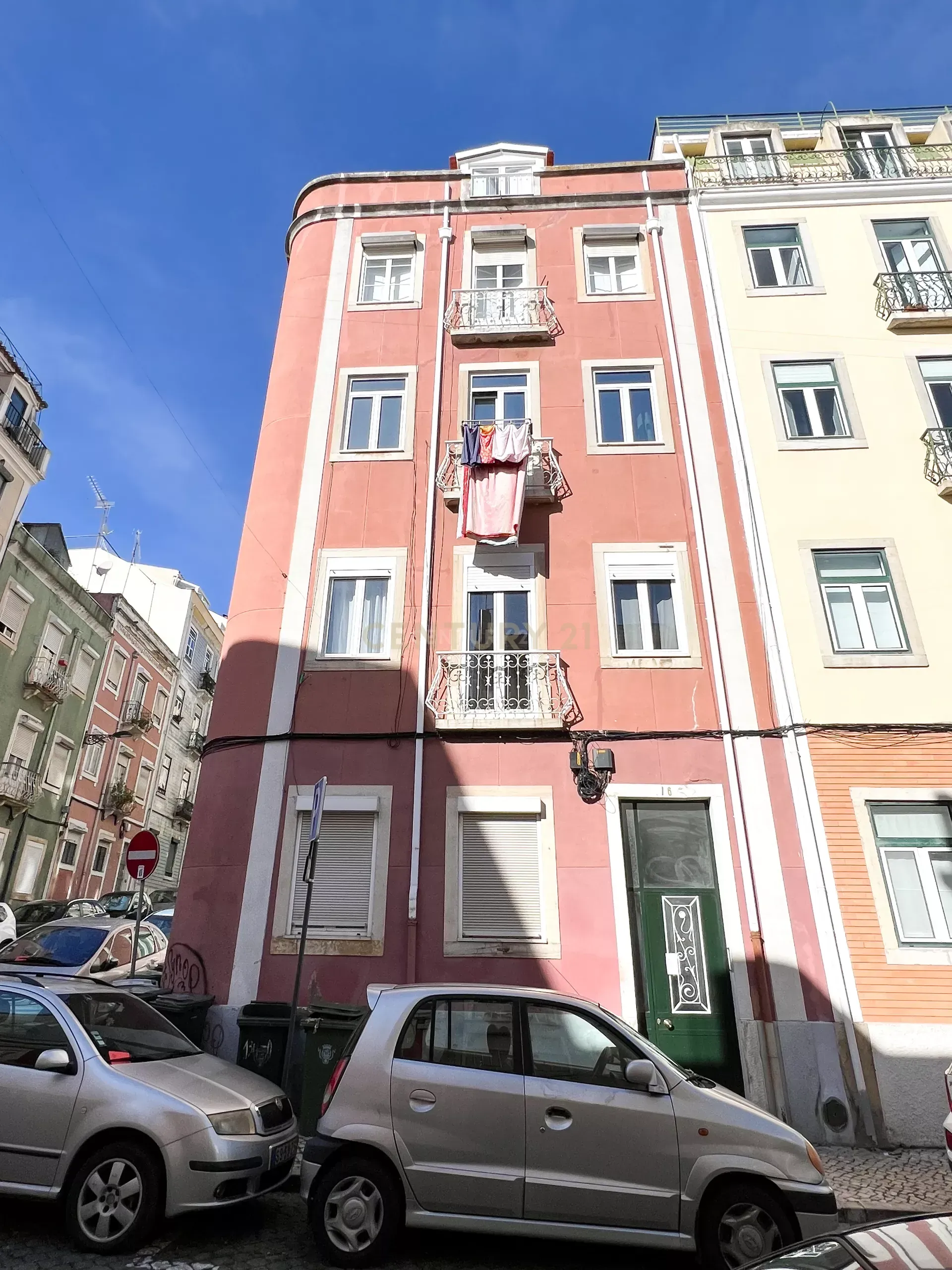 Apartamento T2 remodelado Lisboa - Image 1