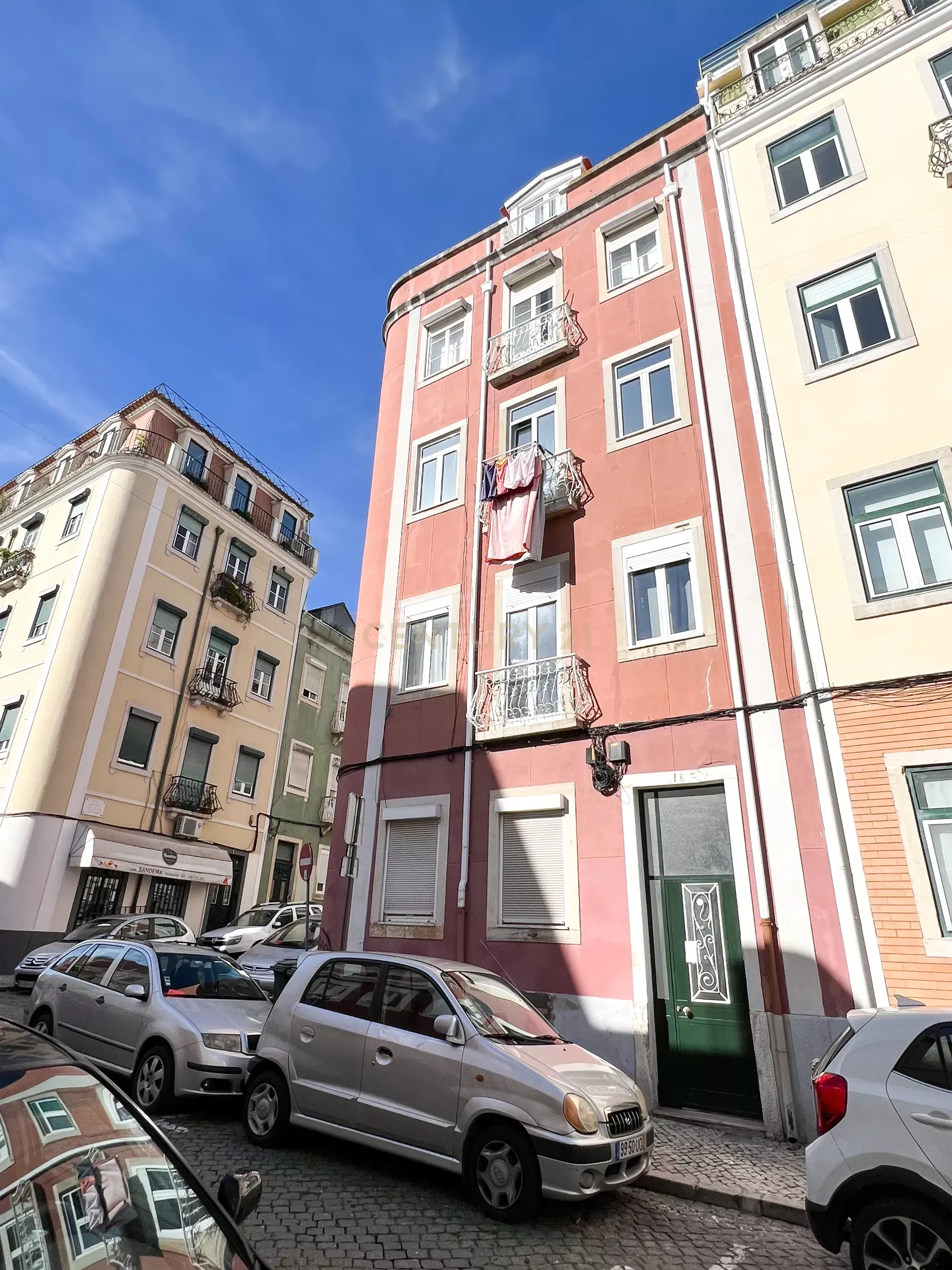 Apartamento T2 remodelado Lisboa - Image 17