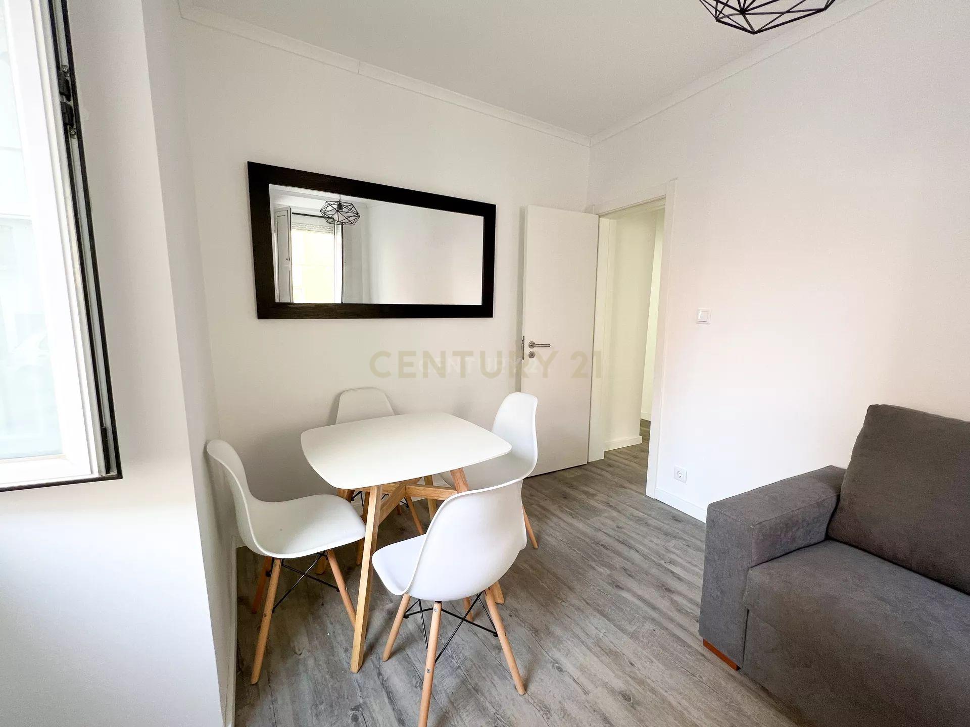 Apartamento T2 remodelado Lisboa - Image 5
