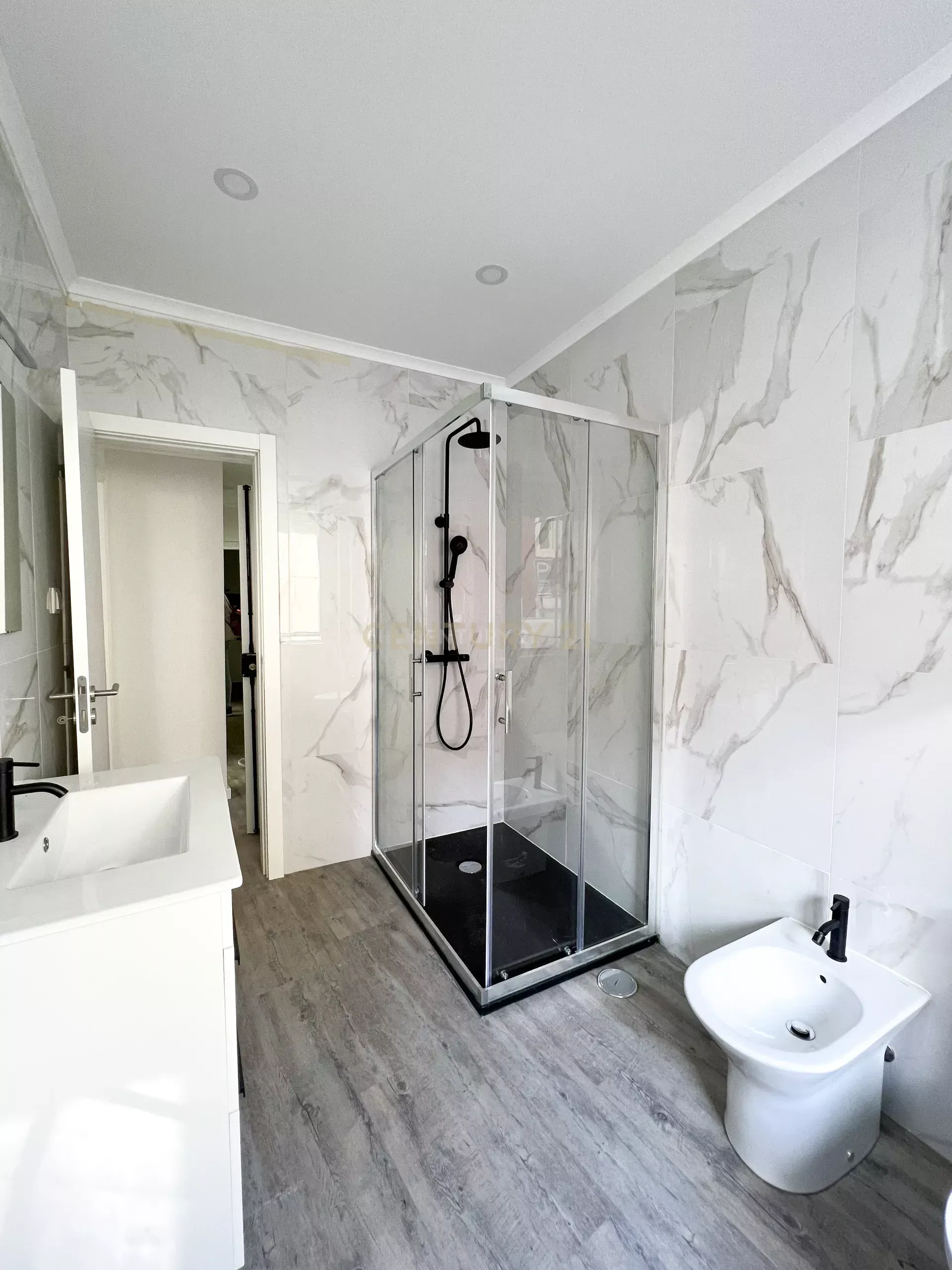 Apartamento T2 remodelado Lisboa - Image 15