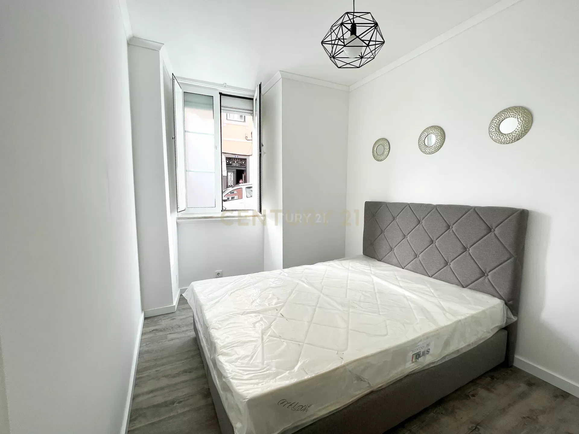 Apartamento T2 remodelado Lisboa - Image 13