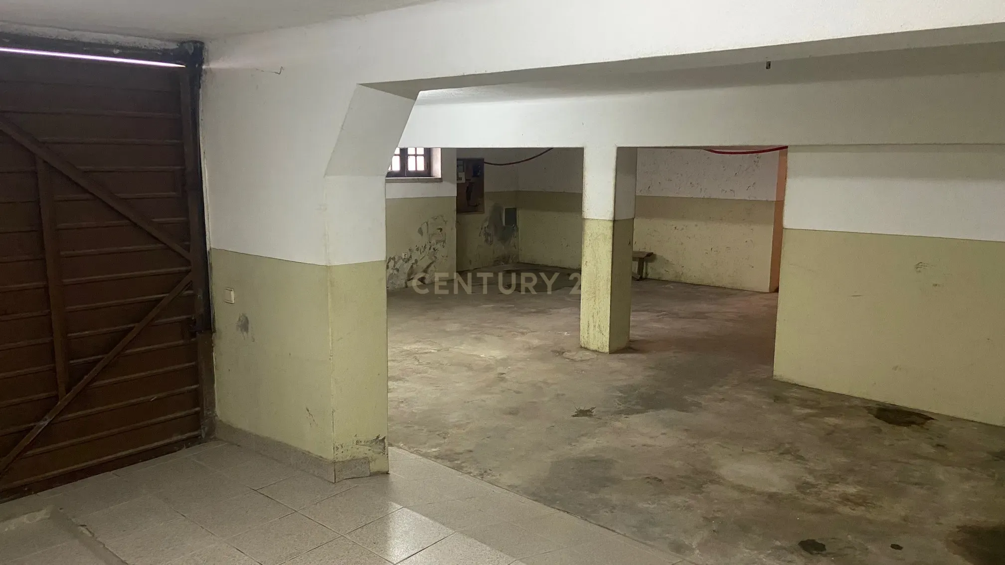 Moradia localizada em zona central da vila de Alcains - Castelo Branco - Image 38