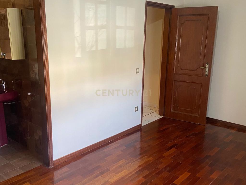 Moradia localizada em zona central da vila de Alcains - Castelo Branco - Image 27