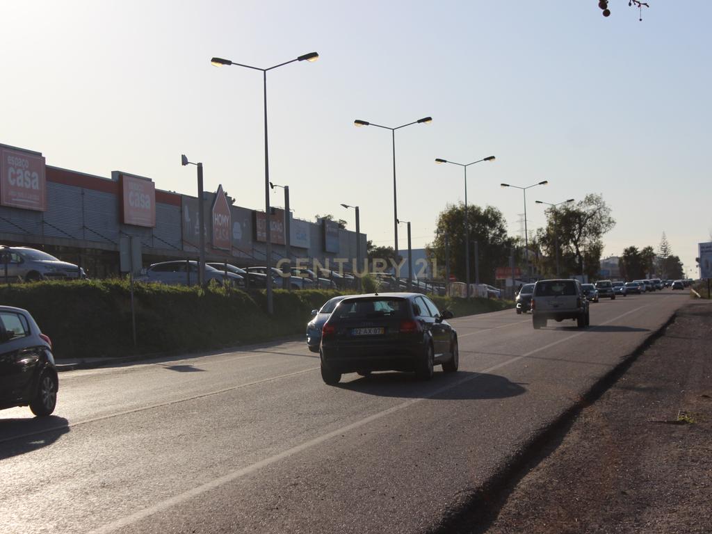 SEIXAL - CASAL do MARCO - Loja / Armazém em Retail Park  - Adequado para VISA GOLD  - Para venda com ou sem rendimento - Image 18