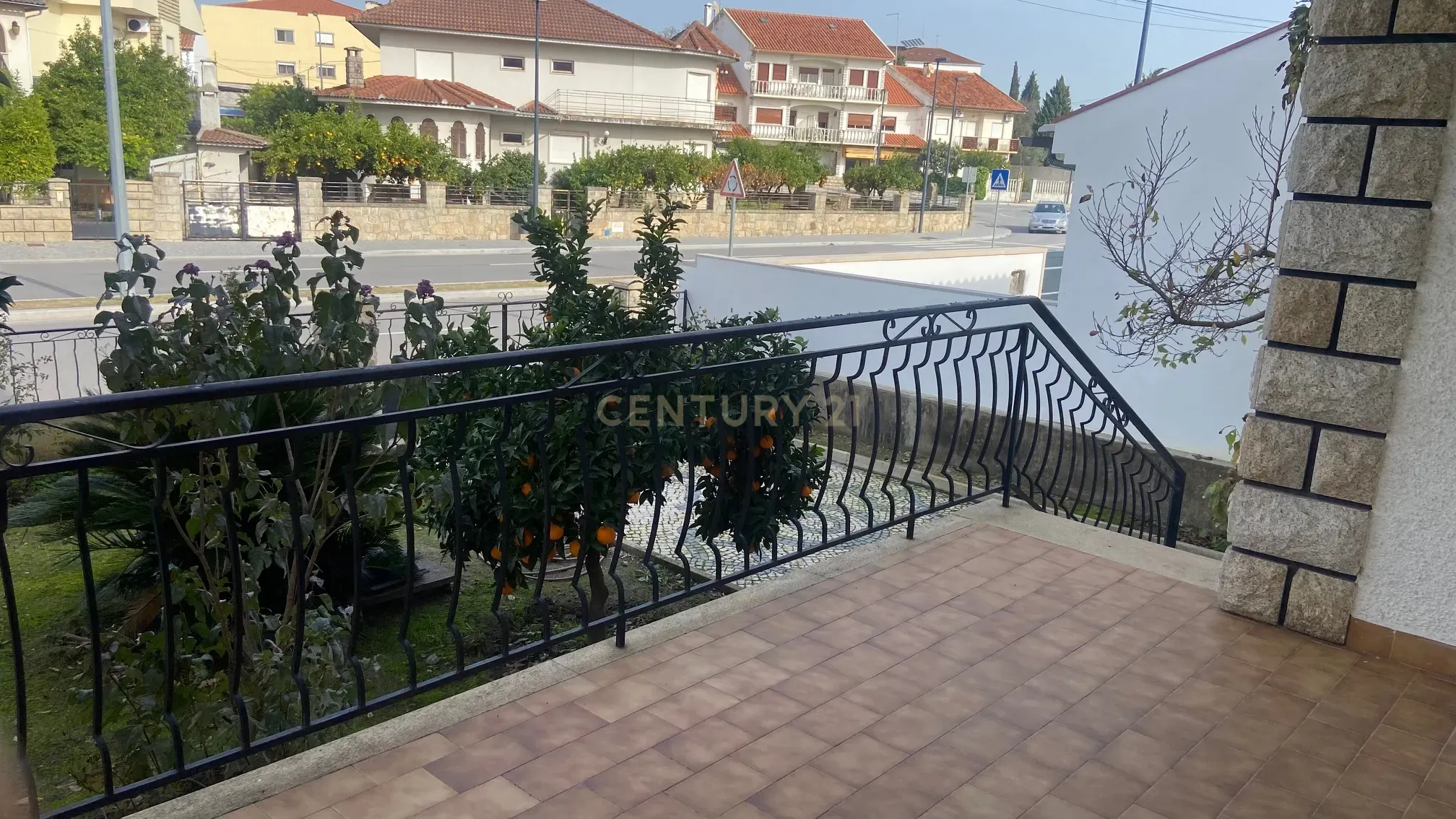 Moradia localizada em zona central da vila de Alcains - Castelo Branco - Image 13