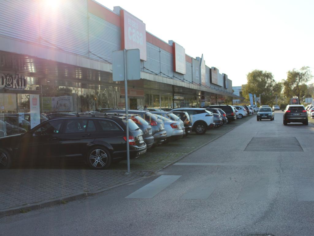 SEIXAL - CASAL do MARCO - Loja / Armazém em Retail Park  - Adequado para VISA GOLD  - Para venda com ou sem rendimento - Image 13