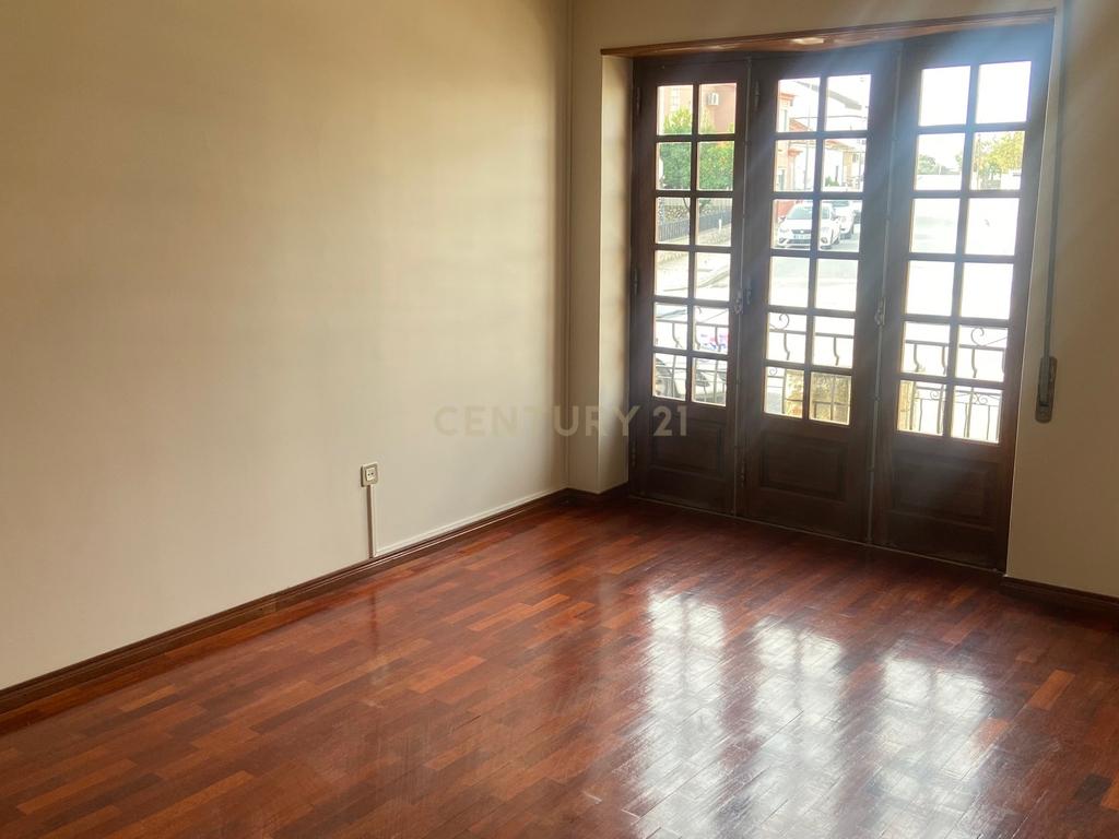Moradia localizada em zona central da vila de Alcains - Castelo Branco - Image 30