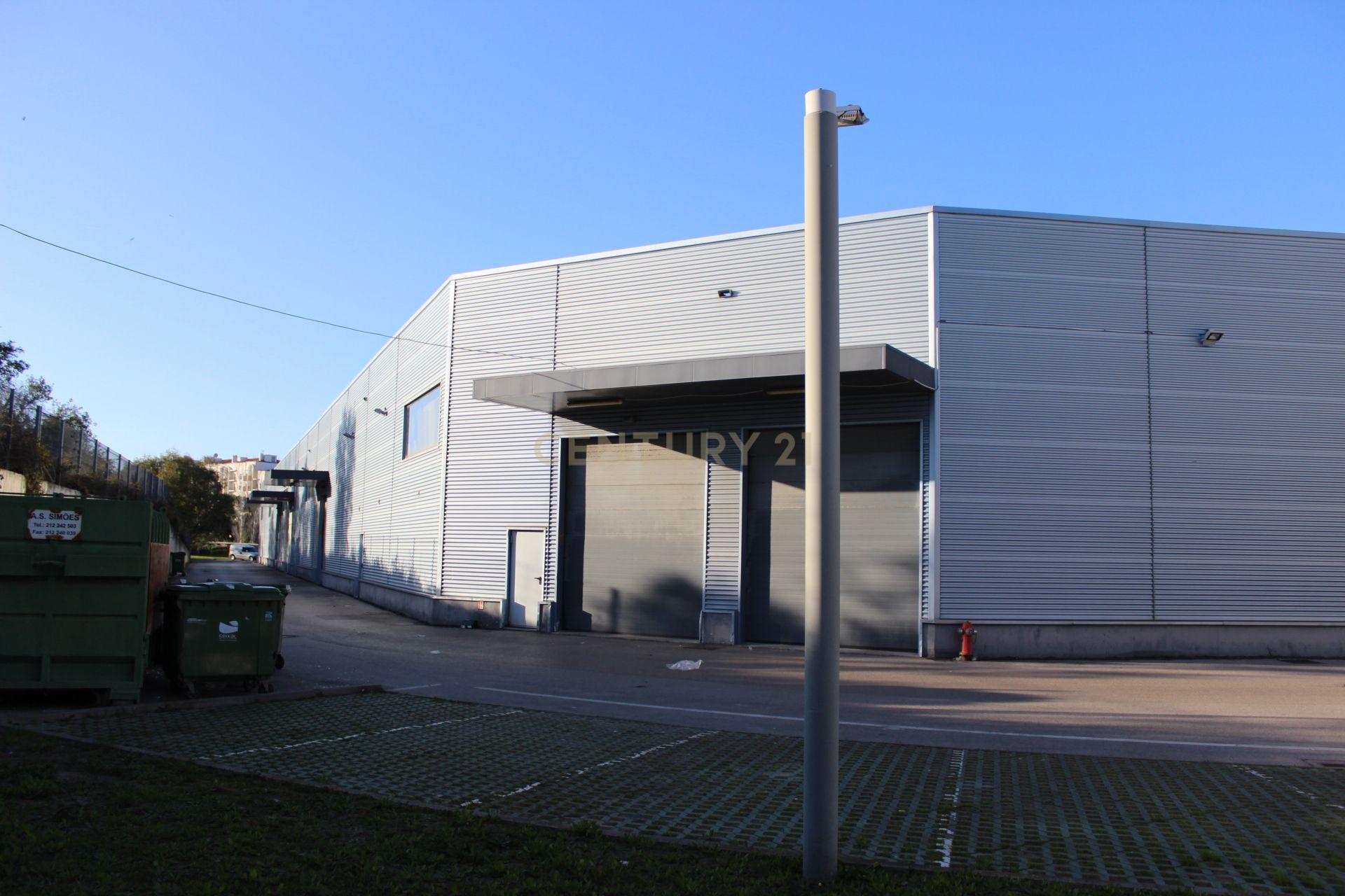 SEIXAL - CASAL do MARCO - Loja / Armazém em Retail Park  - Adequado para VISA GOLD  - Para venda com ou sem rendimento - Image 1