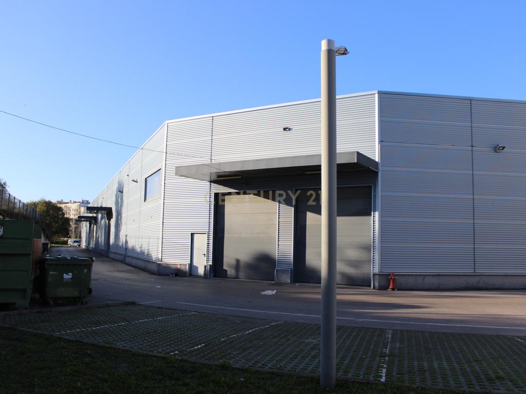 SEIXAL - CASAL do MARCO - Loja / Armazém em Retail Park  - Adequado para VISA GOLD  - Para venda com ou sem rendimento - Image 1