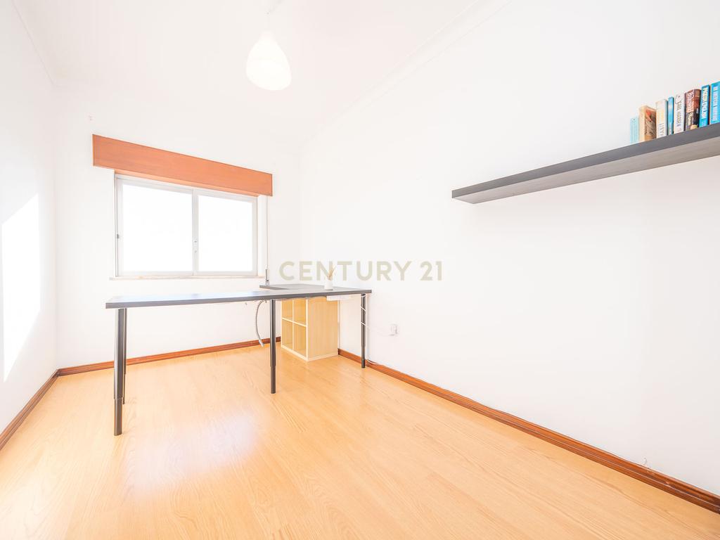 Apartamento T3 com Varanda e vista Panorâmica para o Rio Sado - Image 20
