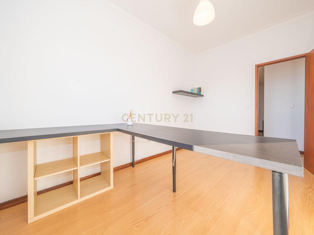 Apartamento T3 com Varanda e vista Panorâmica para o Rio Sado - Image 19