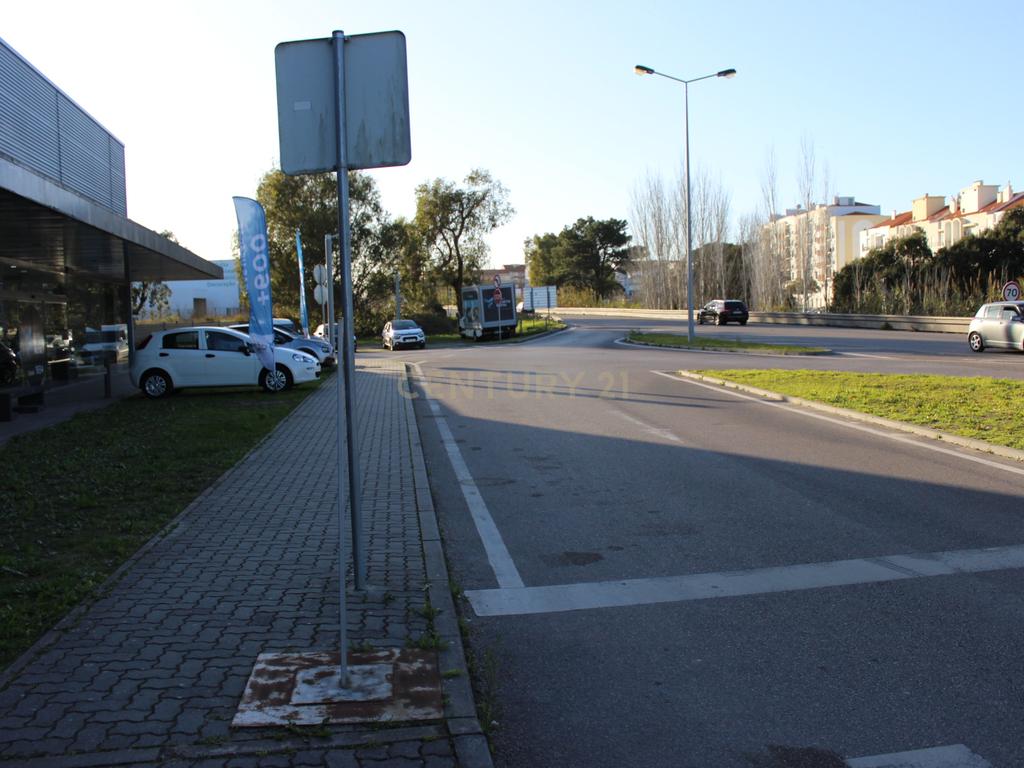 SEIXAL - CASAL do MARCO - Loja / Armazém em Retail Park  - Adequado para VISA GOLD  - Para venda com ou sem rendimento - Image 23
