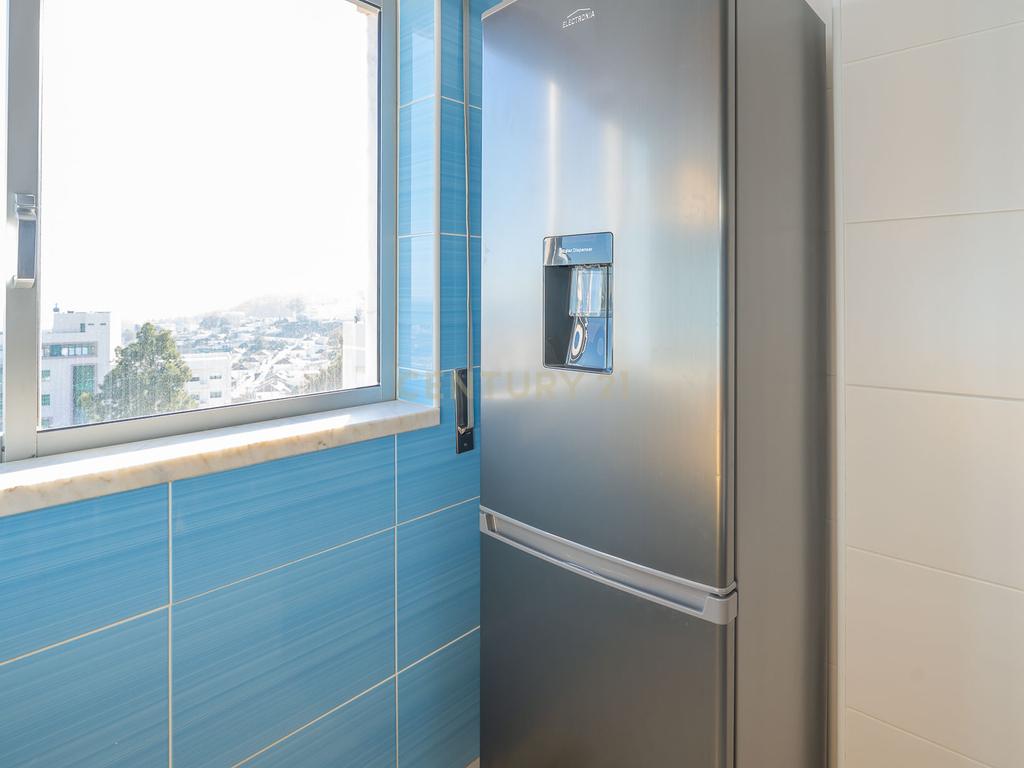 Apartamento T3 com Varanda e vista Panorâmica para o Rio Sado - Image 4