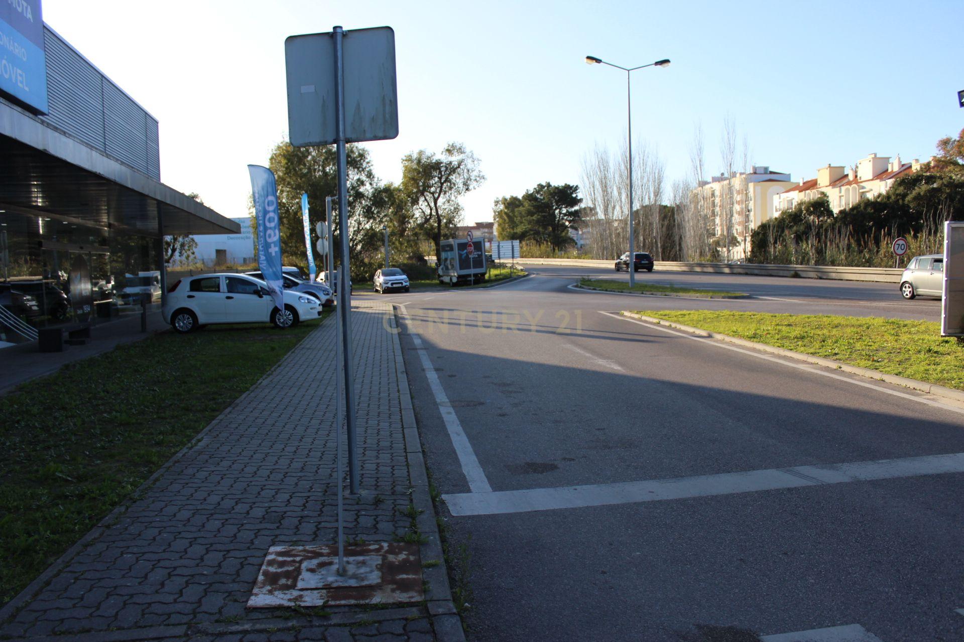 SEIXAL - CASAL do MARCO - Loja / Armazém em Retail Park  - Adequado para VISA GOLD  - Para venda com ou sem rendimento - Image 19