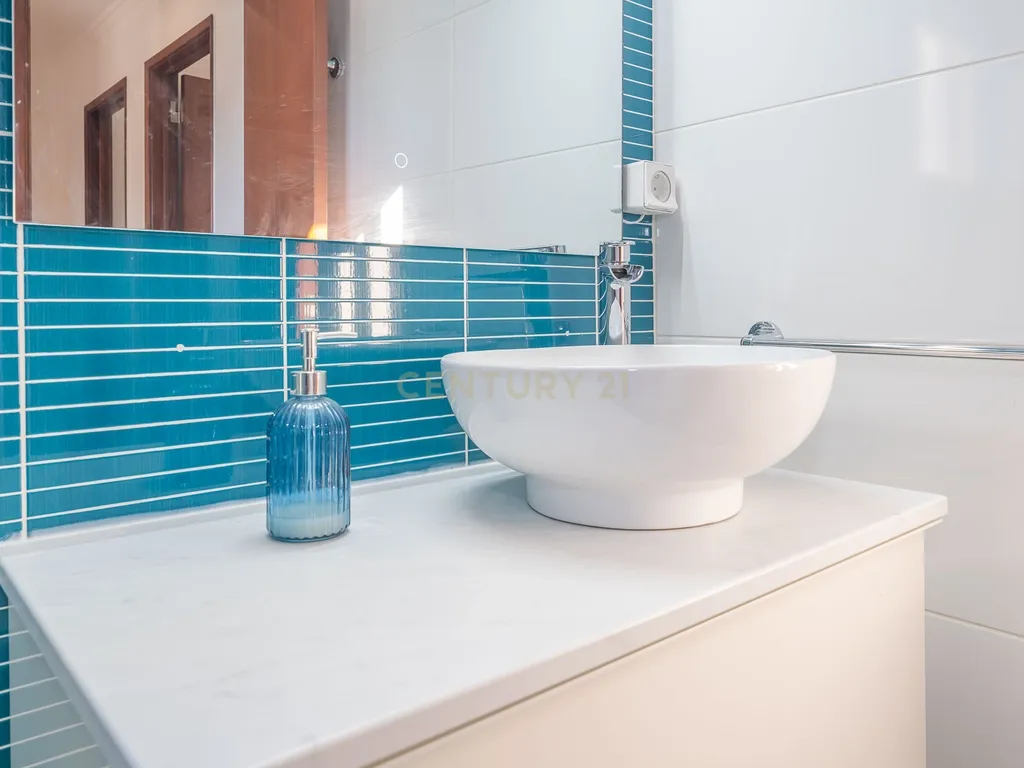 Apartamento T3 com Varanda e vista Panorâmica para o Rio Sado - Image 12