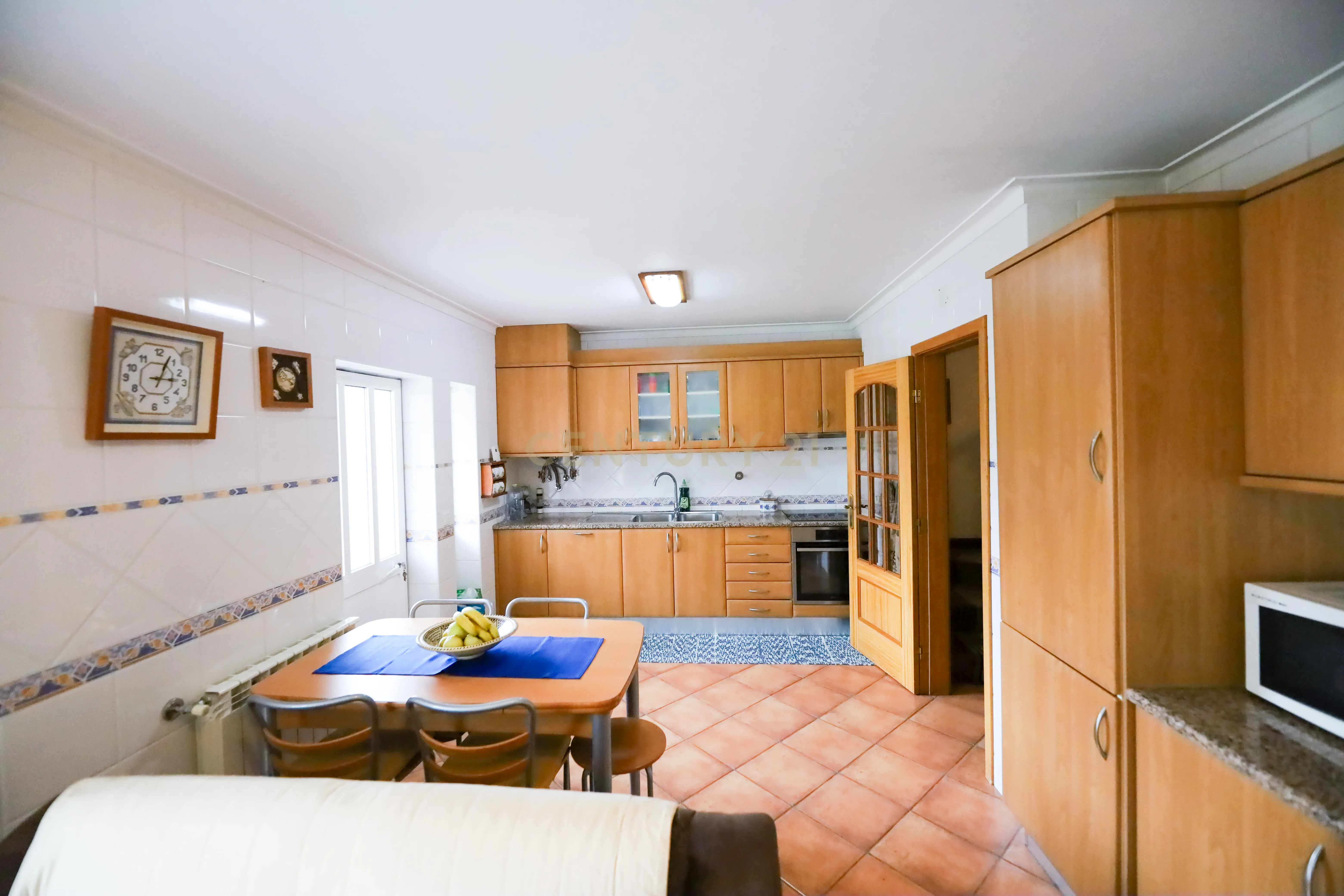 Moradia T4 de gaveto - Image 2