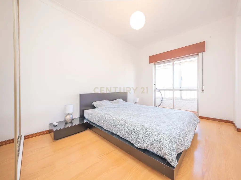 Apartamento T3 com Varanda e vista Panorâmica para o Rio Sado - Image 15