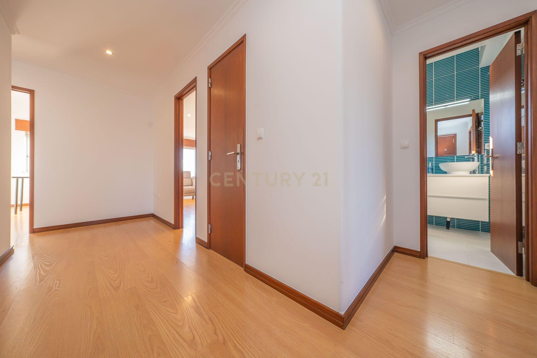 Fotografia 9 de Apartamento T3 com Varanda e vista Panorâmica para o Rio Sado
