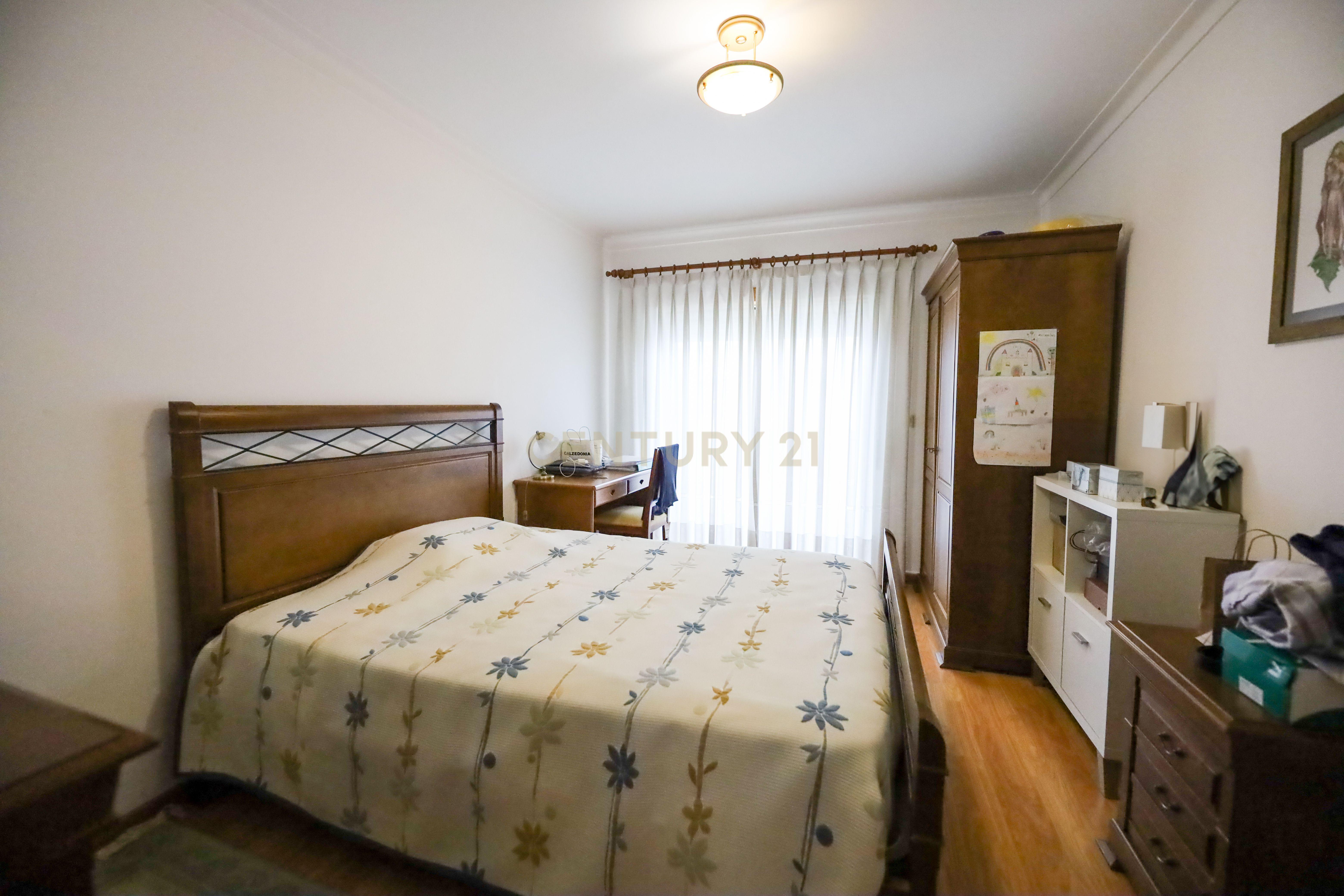 Moradia T4 de gaveto - Image 7