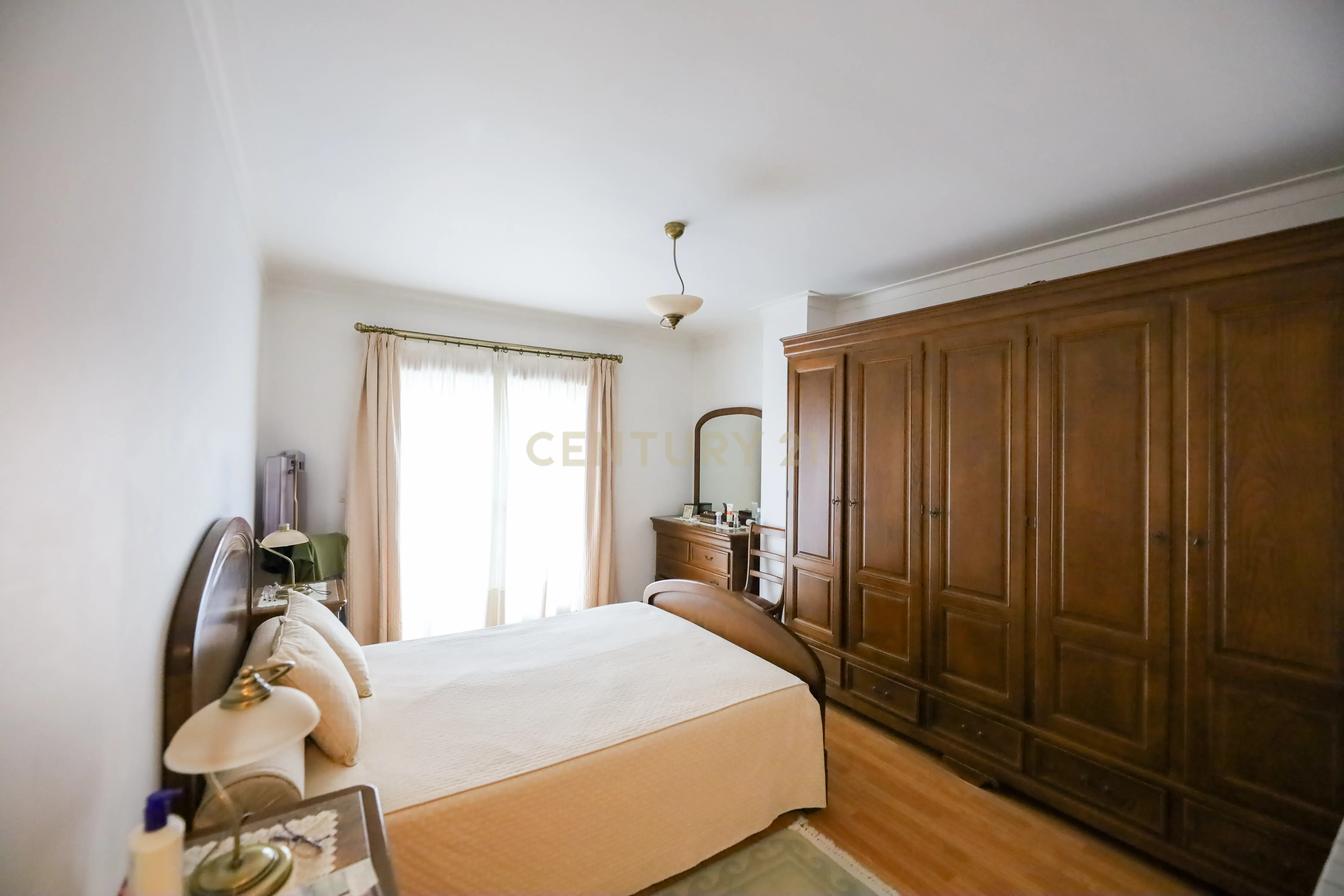 Moradia T4 de gaveto - Image 8