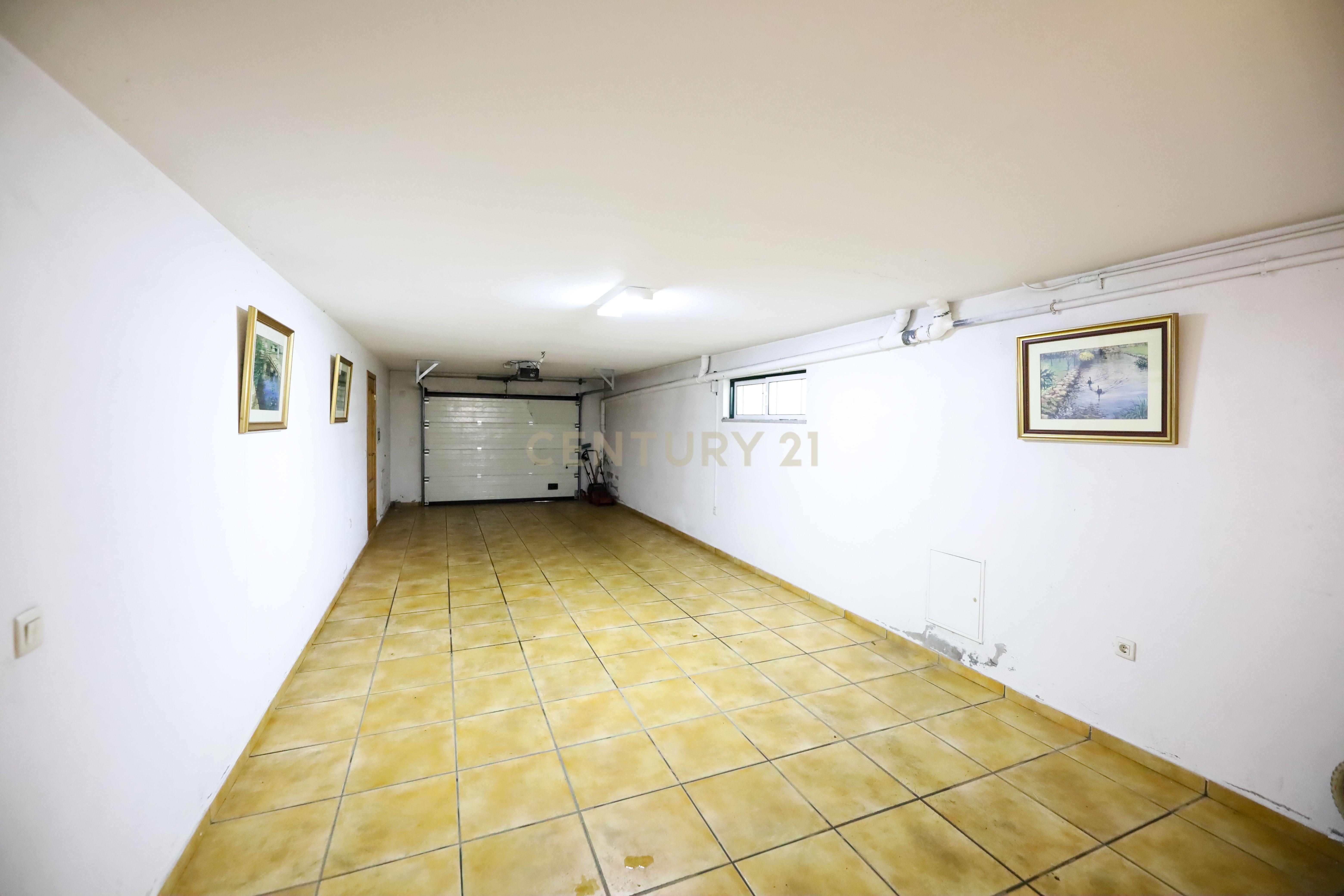 Moradia T4 de gaveto - Image 15