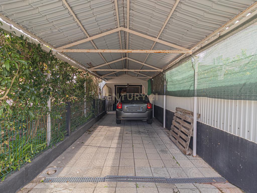 Moradia isolada T3 à venda na rua Zéca Afonso Aroeira - Image 10