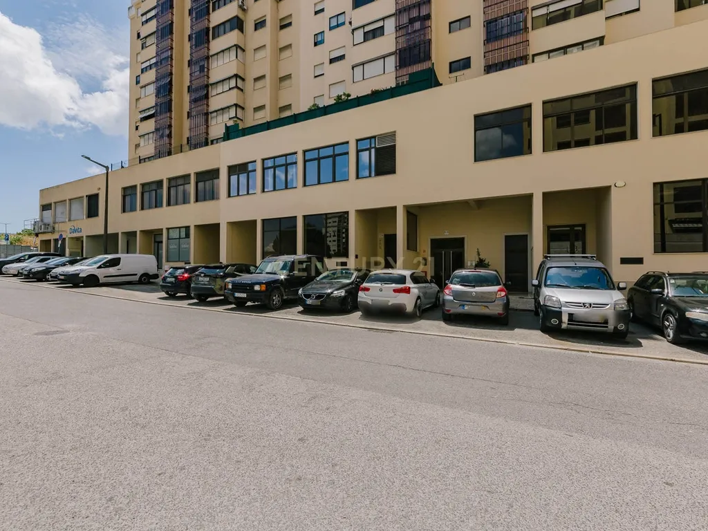 Loja Quinta do Património/Sacavém - Image 1