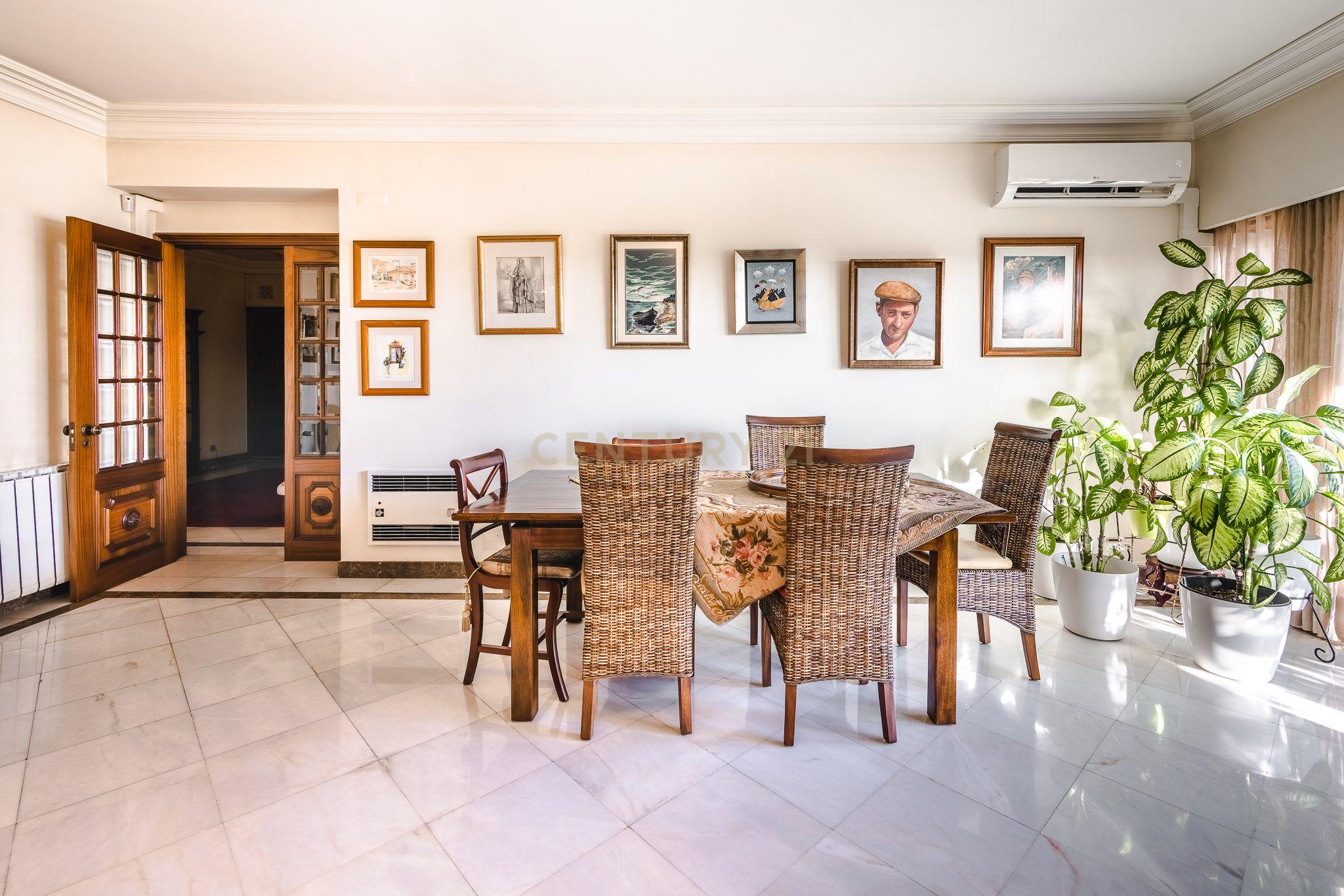 Apartamento T3 Carnide com 2 lugares de garagem - Image 9