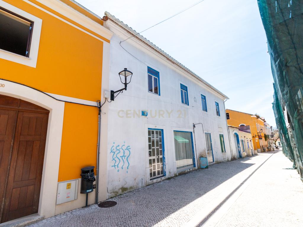 Edifício Espaçoso em Marinha Grande - Oportunidade Única! - Image 19