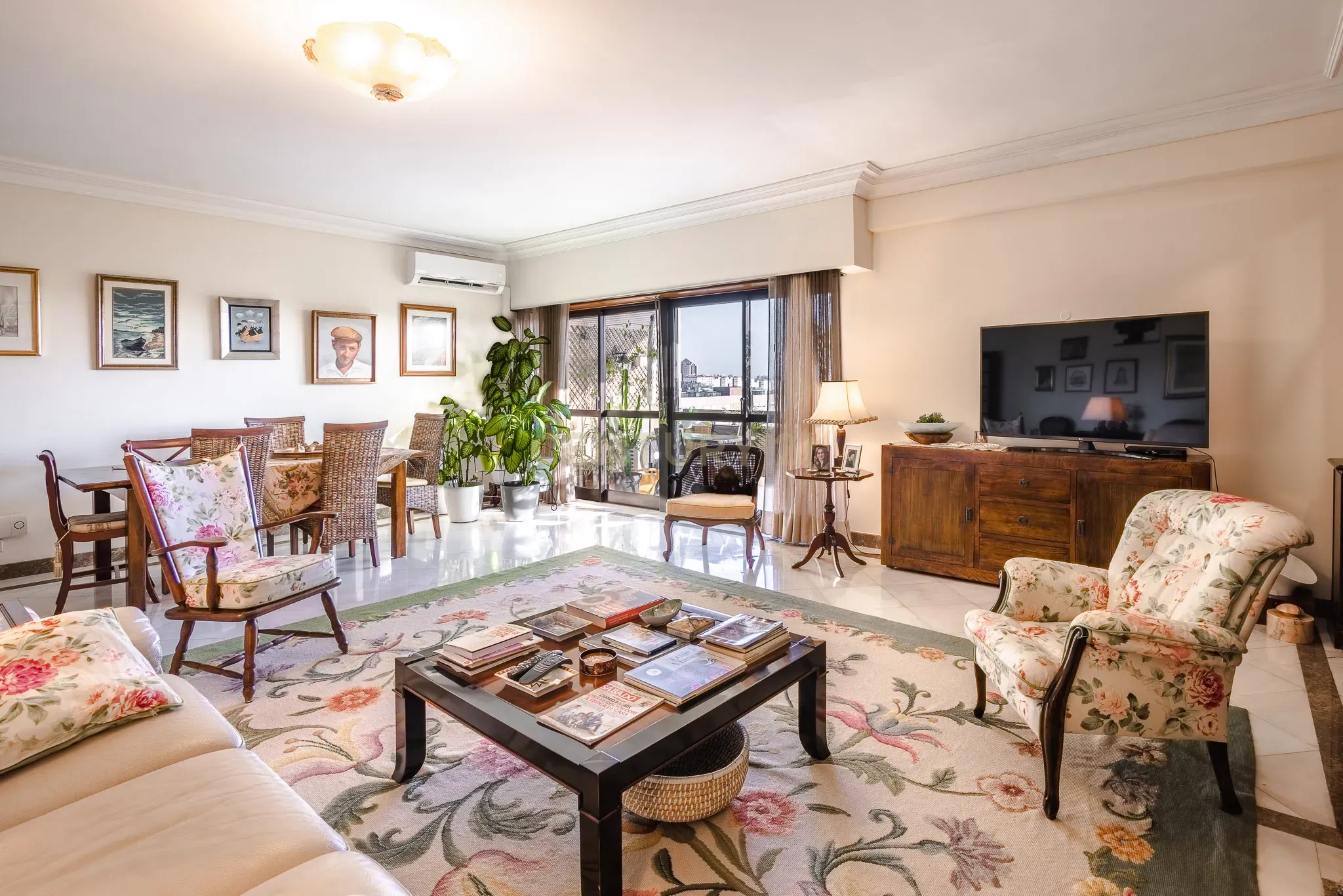 Apartamento T3 Carnide com 2 lugares de garagem - Image 1