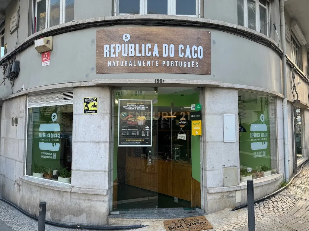 Trespasse Espaço Comercial Restaurante Hamburgueria, no Centro de Lisboa - Image 3