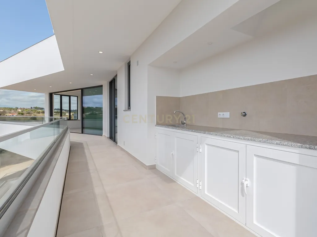 Luxuosa moradia T4 e vista mar, Porto de Mós, Lagos, Portugal - Image 9