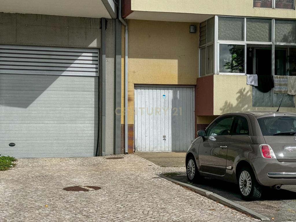 Armazém na Quinta de Santa Eugénia em Viseu - Image 1
