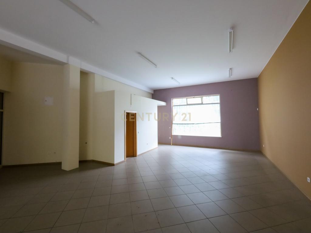 Loja comercial no centro de Viseu - Image 2