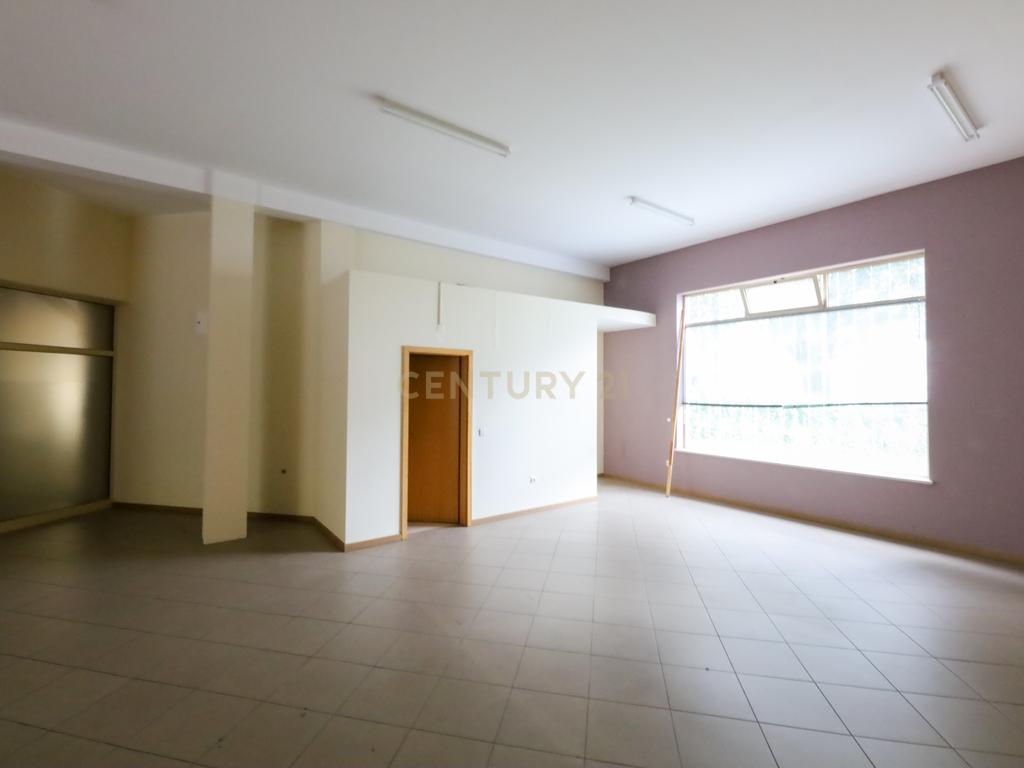 Loja comercial no centro de Viseu - Image 3