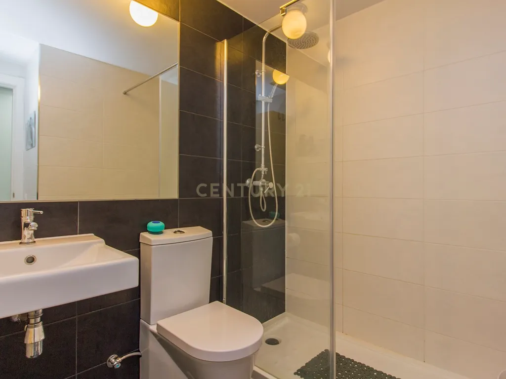ARRENDAMENTO DE INVERNO JUNTO AO MAR – APARTAMENTO T3 COM PISCINA E CAMPO DE PADEL NO CENTRO DE CALPE - Image 26