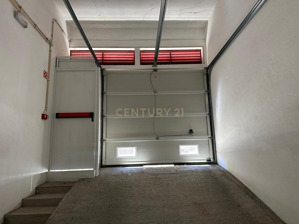 Garagem box 18m2 para 1 carro - Montijo - Image 3