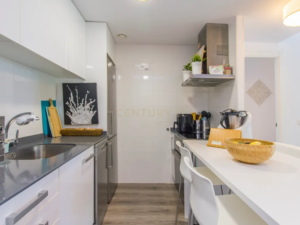 ARRENDAMENTO DE INVERNO JUNTO AO MAR – APARTAMENTO T3 COM PISCINA E CAMPO DE PADEL NO CENTRO DE CALPE - Image 16