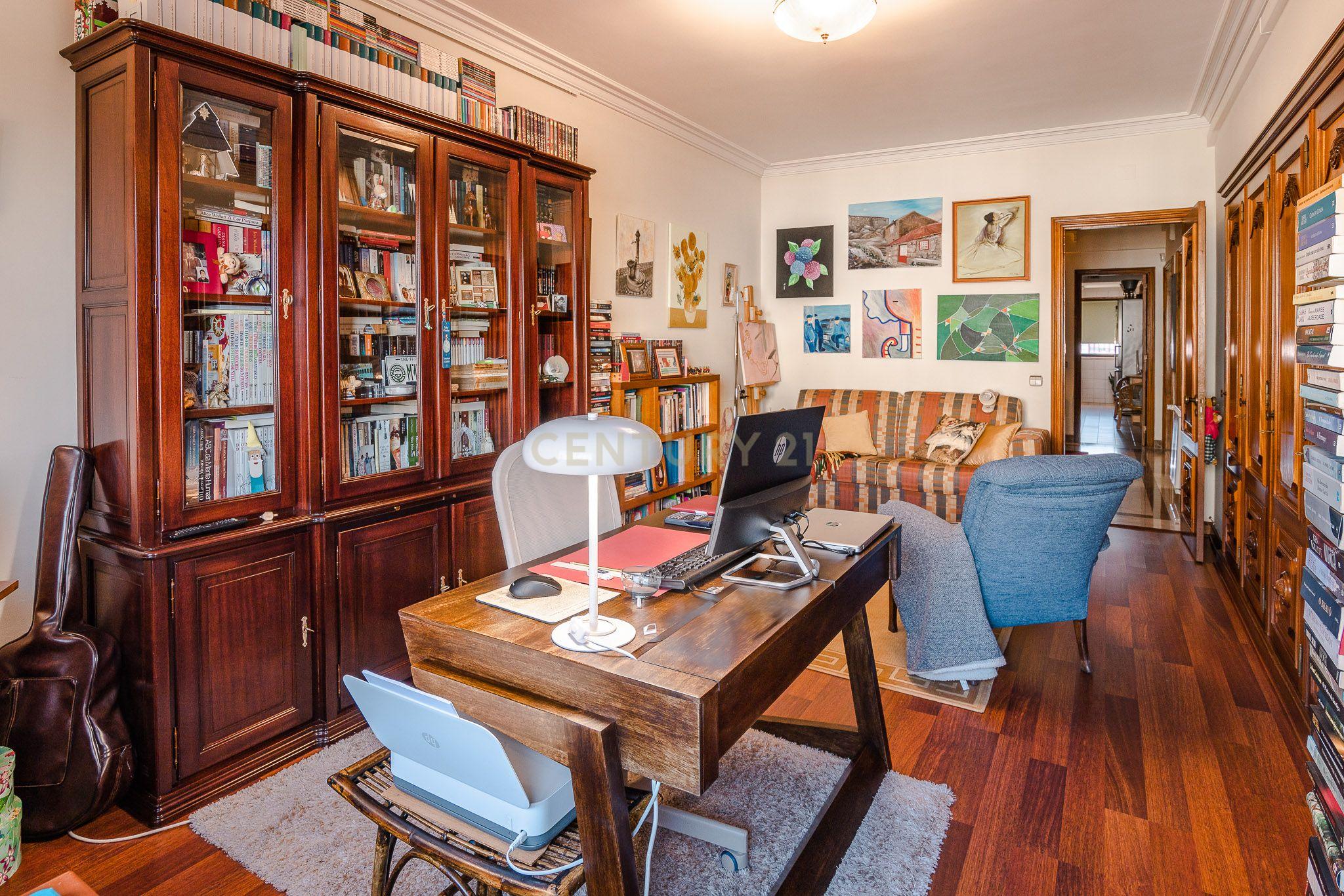 Apartamento T3 Carnide com 2 lugares de garagem - Image 13