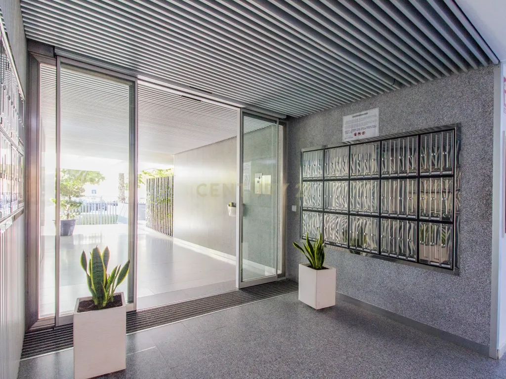 ARRENDAMENTO DE INVERNO JUNTO AO MAR – APARTAMENTO T3 COM PISCINA E CAMPO DE PADEL NO CENTRO DE CALPE - Image 31