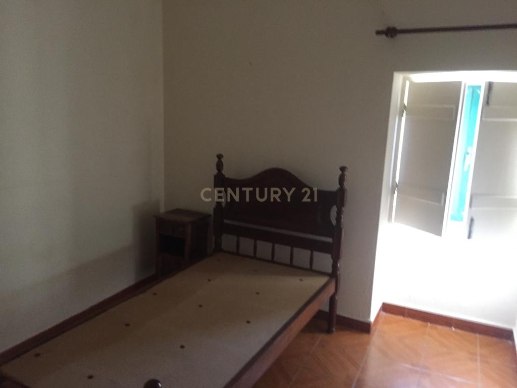 Moradia T4 em São Sebastião - Image 3