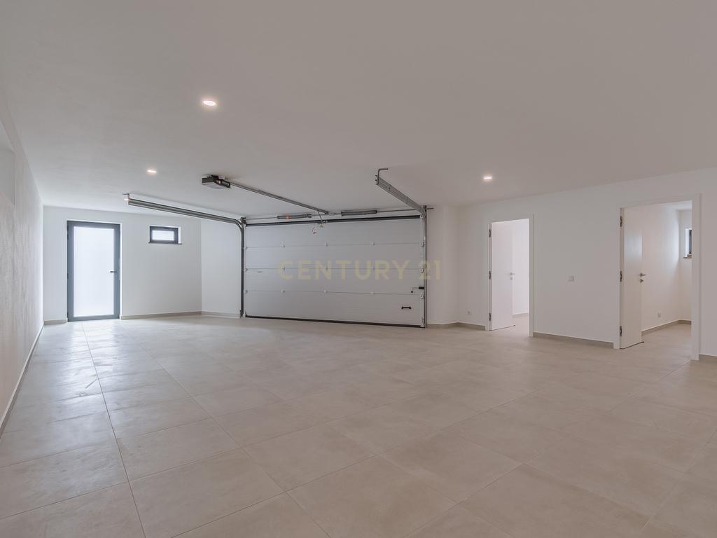 Luxuosa moradia T4 e vista mar, Porto de Mós, Lagos, Portugal - Image 18