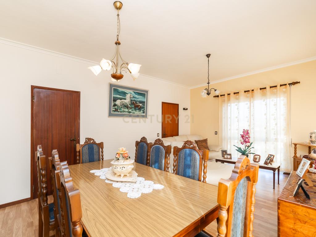 Prédio em São Martinho do Bispo - Image 19
