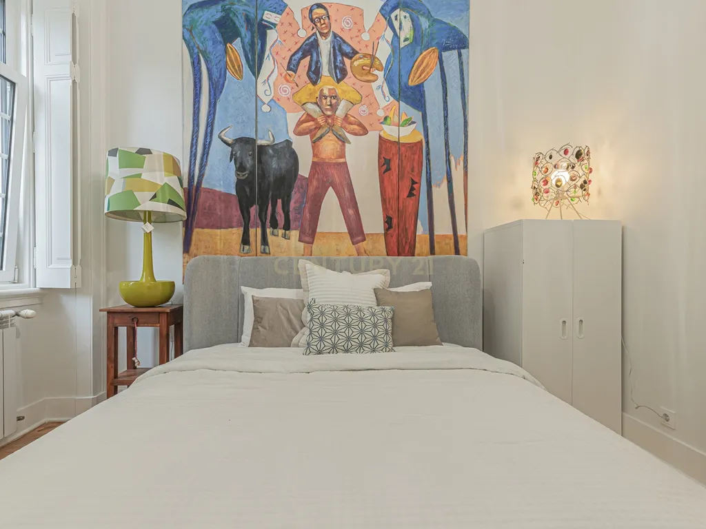 Apartamento T7 na Av. Magalhães de Lima em Lisboa - Image 25