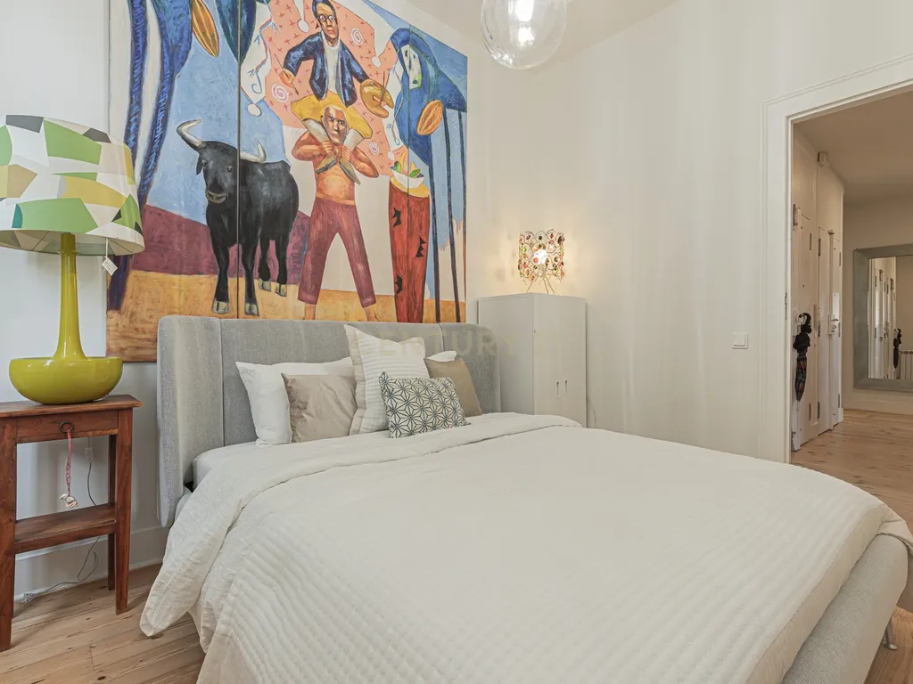 Apartamento T7 na Av. Magalhães de Lima em Lisboa - Image 24
