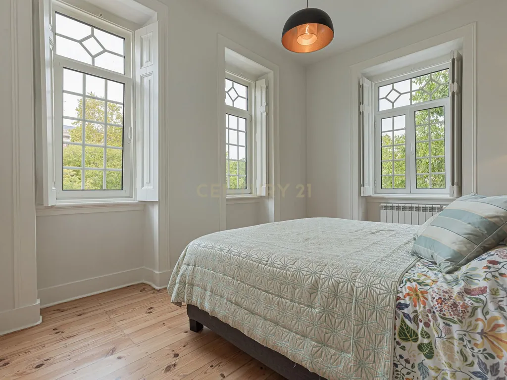 Apartamento T7 na Av. Magalhães de Lima em Lisboa - Image 23